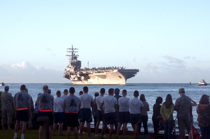 Mạng tin tức quân sự cho biết ngày 31/8/2011 vừa qua, tàu sân bay lớp Nimitz - USS Ronald Reagan (CVN 76) của Hải quân Mỹ đã quay trở về quân cảnh Joint Base Pearl Harbor-Hickam, quần đảo Hawaii.